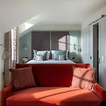 Abbey Strand Apartments, At Holyrood